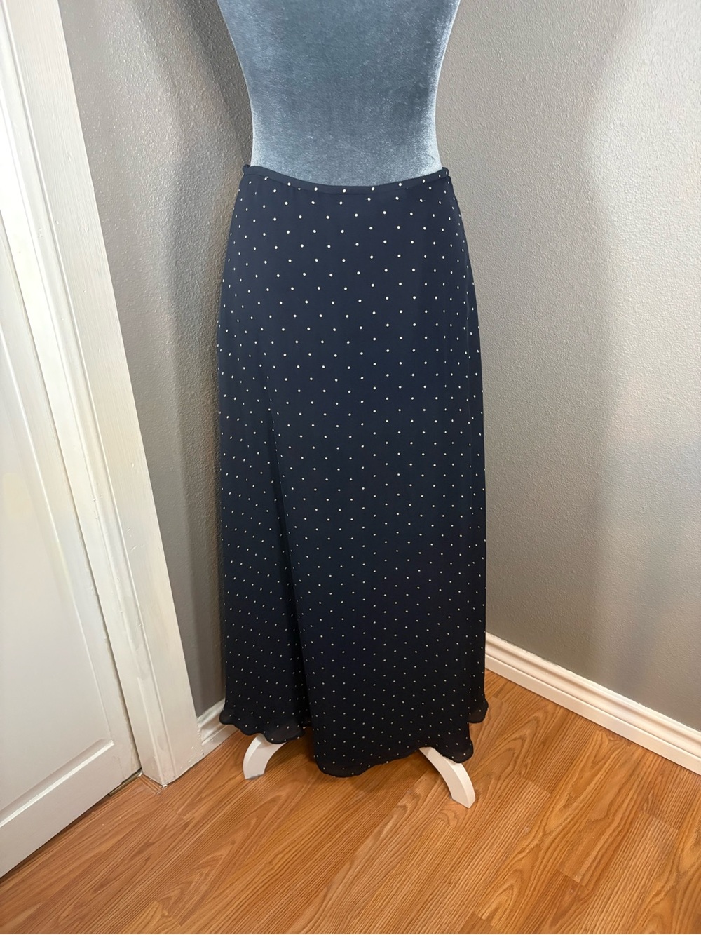 Ralph Lauren Polka Dot Maxi Skirt 100% Silk Size 6 Deep Navy White - Picture 4 of 11
